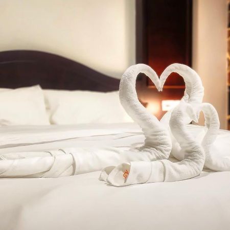 Arya Suites Patong Beach Ngoại thất bức ảnh