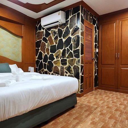Arya Suites Patong Beach Ngoại thất bức ảnh