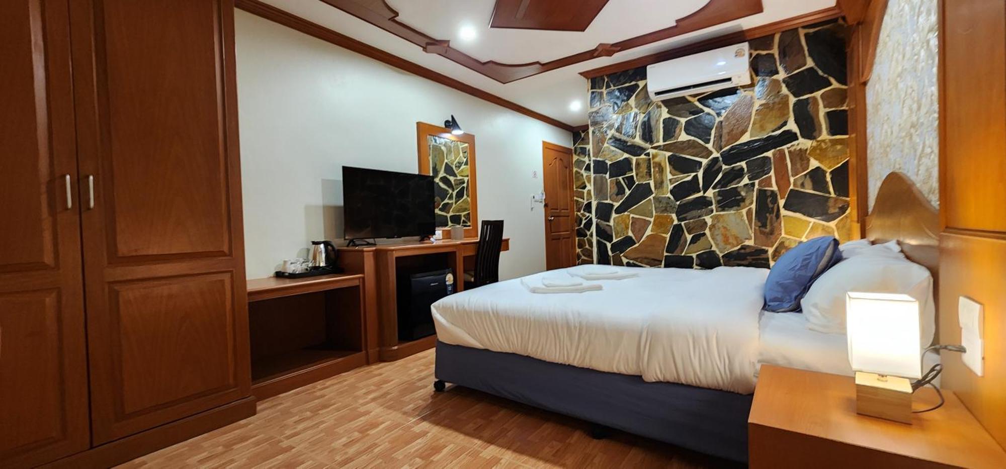 Arya Suites Patong Beach Ngoại thất bức ảnh