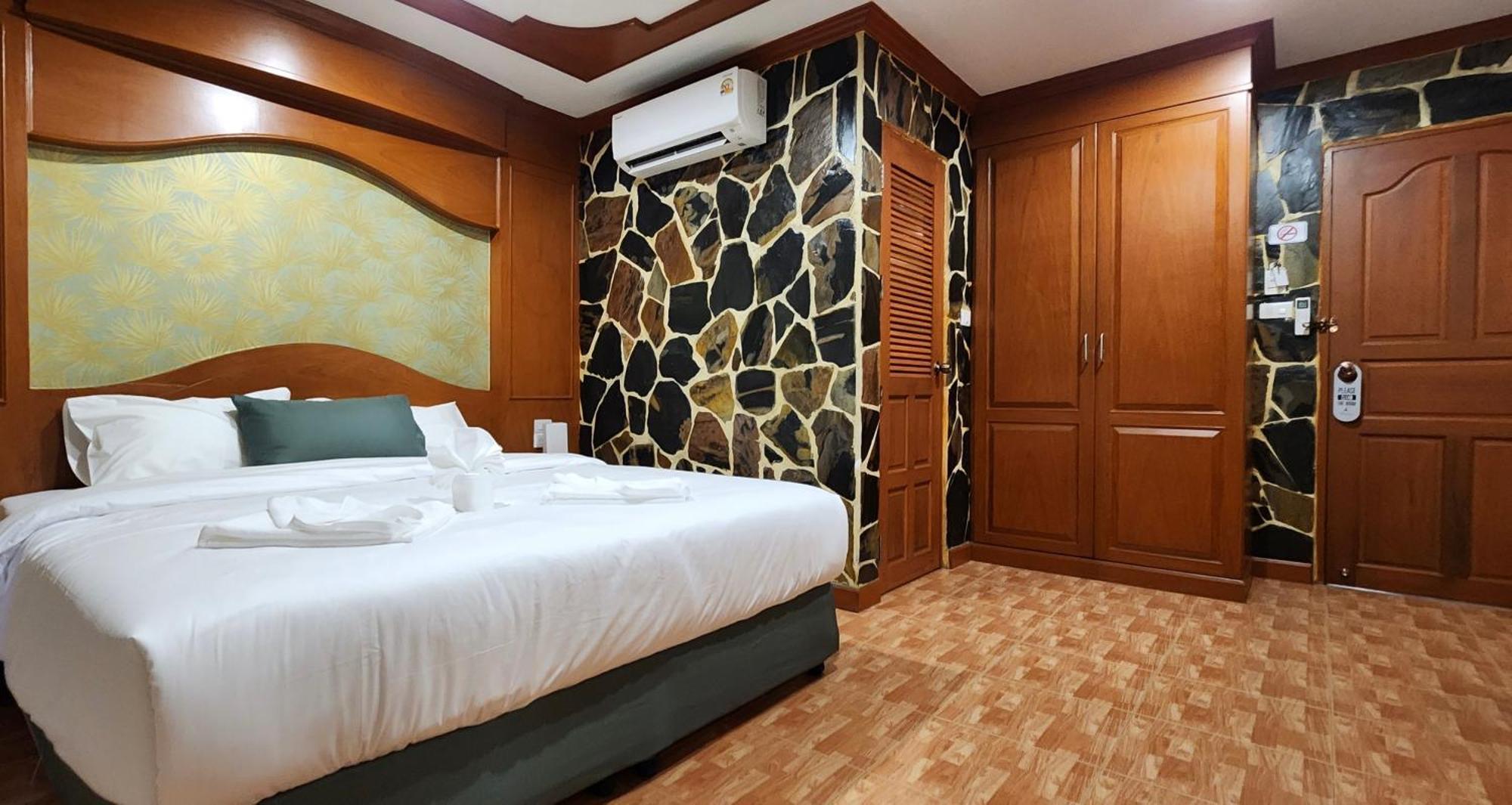 Arya Suites Patong Beach Ngoại thất bức ảnh
